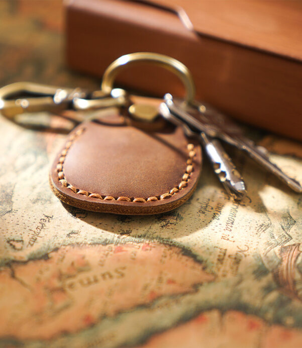 Keep your AirTag safe in style with our Personalized Cowhide Leather Keychain. Hand-stitched with a durable keyring, this genuine leather case is the perfect mix of protection and class. #AirTagHolder #LeatherKeychain #PersonalizedGift #GenuineLeather #HandStitched #EverydayCarry #StylishProtection #GiftIdeas2025
