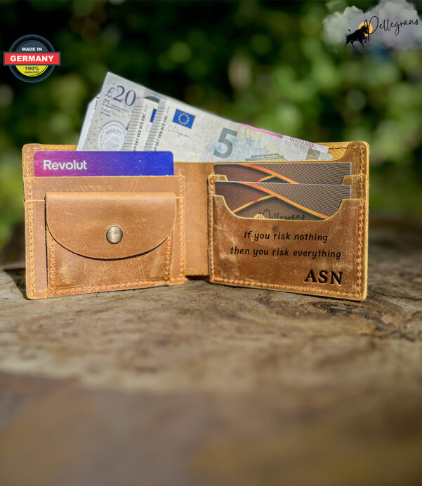 Hand-stitched in premium full-grain Italian leather, this bifold wallet is custom-made for men who value craftsmanship. A top-tier gift for your husband or partner. #PersonalizedMensWallet #LuxuryGiftIdeas #VintageLeatherGoods #ItalianCraftsmanship #GeldbeutelDesign #BifoldWallet2025 #HandmadeForHim