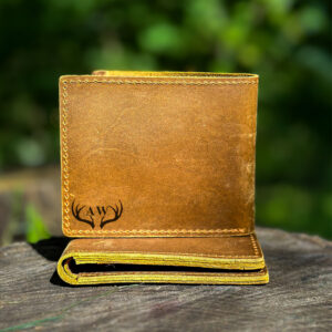 Crafted from full-grain Italian vintage leather, this bifold wallet is a timeless, hand-made piece. Personalized just for him, it’s the perfect gift for husbands, dads, or grooms. #ItalianLeather #BifoldWallet #PersonalizedForHim #HandmadeGift #VintageLeather #GiftForHusband #MensWallet #GeldbeutelHerren #EtsyGiftIdeas #LuxuryLeatherGoods