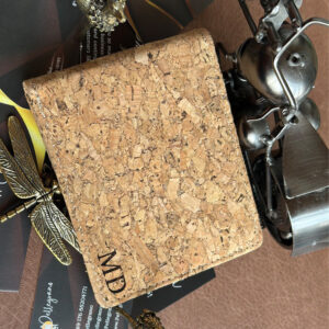 Discover the perfect blend of style and sustainability with our Personalized Cork Wallet! This vegan slim wallet, compact coin purse, and ID card holder makes an eco-friendly gift for everyone. #CorkWallet #VeganWallet #EcoFriendlyGifts #SustainableStyle #MinimalistWallet #GiftForHim #GiftForHer #GreenLiving