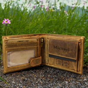 Stylish meets practical. Our handcrafted leather wallet for men features RFID protection and a personal engraving touch. Made from real horse leather – ideal for Father’s Day, birthdays, and anniversaries. #GiftsForHim #HandmadeLeather #RFIDsecure #MensAccessories2025 #CustomGiftIdeas #HorseLeatherCraft #FatherGiftIdea #LeatherLovers #PersonalTouch #MensWalletTrends