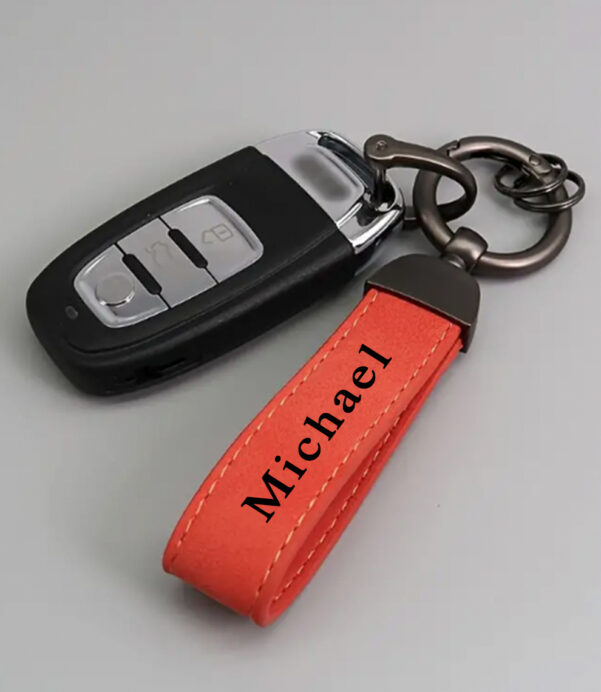 Whether it's for your keys or a loved one’s, this handmade leather keychain is a sleek, personal gift. Custom engraved with a name or date. Ideal for birthdays, graduations, or just because. #CustomGifts2025 #LeatherLove #GiftForHim #GiftForHer #NameKeychain #MinimalistLeather #CoolKeyring #PersonalizedKeepsake #CarGifts #AccessoriesTrend