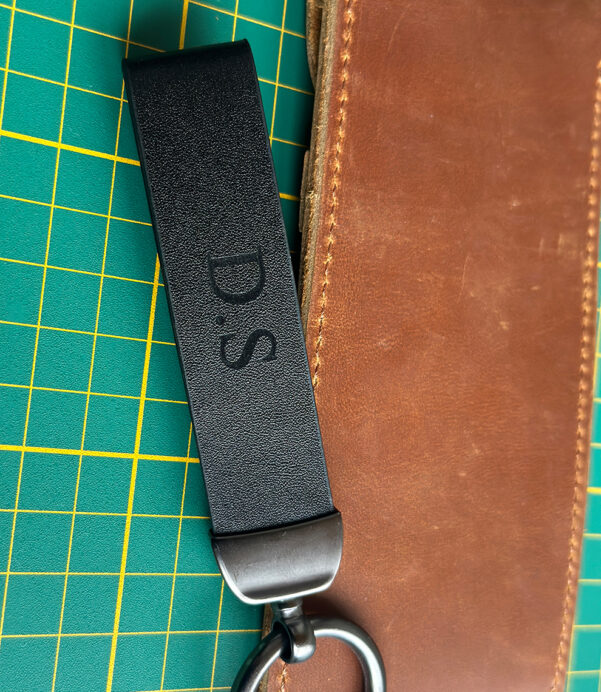 Surprise someone special with this personalized leather keychain – handmade with love and engraved with a custom name or birth date. A keepsake for car enthusiasts or everyday use. #GiftForCarLovers #CustomMadeGift #LeatherCraftsmanship #NameOnKeychain #HandmadeAndCustom #ForHimAndHer #CoolGiftIdeas #TrendyKeychains #DailyAccessories #StyleOnPoint