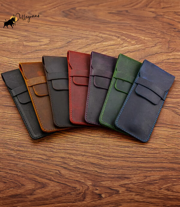 Crafted from premium horse leather, this handmade pencil case is a stylish way to protect your favorite pen or pencil. Personalized for a unique touch—ideal for students, artists, or professionals. #LeatherPencilCase #PenSleeve #HandmadeGift #HorseLeather #StationeryAddict #Lederetui #CustomGiftIdeas #BackToSchoolStyle #ArtistGear #PersonalizedAccessories