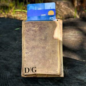 Sleek, smart, and secure — this personalized leather wallet is RFID-protected and ultra-slim. Customize it for him or her with initials or a name. A stylish and thoughtful gift for dads, grads, or anyone who loves functional fashion. #SmartWallet #RFIDWallet #CustomGift #LeatherEssentials #SlimWallet #GiftForHim #GiftForHer #EverydayCarry #TrendingNow #MensAccessories #Portemonnaie #MinimalistStyle