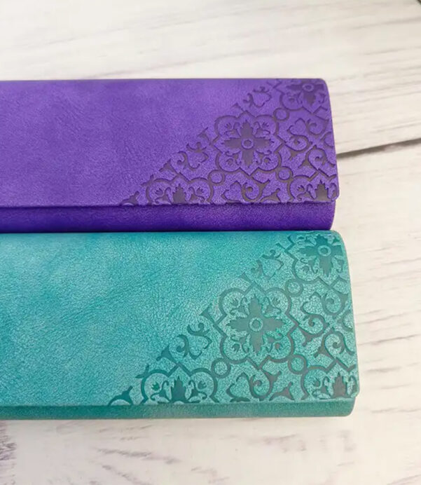 Celebrate in style with this Personalized Vegan Leather Eyewear Case. The foldable design is sleek and modern, perfect for birthdays, thank-you gifts, and everyday use. #GiftGuide #VeganGiftIdeas #PersonalizedEyewear #SustainableAccessories #GlassesProtection #FoldableDesign #CustomForYou #EcoLuxury