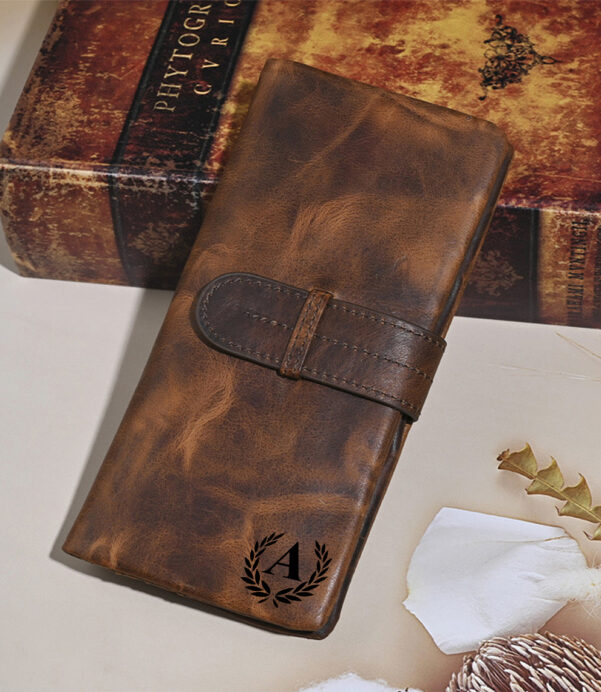 Discover timeless style with our Personalized Vintage Leather Long Wallet, crafted from British-style Crazy Horse Leather. Customizable with your name, this handmade masterpiece is perfect for him or her. Elevate your gift game with elegance and tradition. #LeatherWallet #PersonalizedGift #HandmadeWithLove #VintageStyle #GiftIdeas #MensFashion #WomensAccessories #CustomLeather