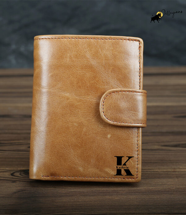 This Personalized Vertical Wallet brings retro vibes to everyday life. Made from genuine horse leather, with plenty of space for cards and coins—handmade to perfection! #AuthenticLeather #GiftForHimAndHer #EverydayCarryEssentials #RetroLook #HandcraftedGifts #MensStyle2025 #VerticalDesign #LeatherLove