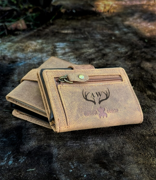 Sleek, smart, and secure – this personalized leather wallet has it all. With RFID blocking, card slots, and a coin pocket, it’s the perfect all-in-one gift for Dad or any modern man. #PersonalizedWallet #SmartCarry #RFIDProtection #MensGiftIdeas #CoinPocket #LeatherEssentials #GiftForDad #SlimWallet #EverydayCarry #Portemonnaie