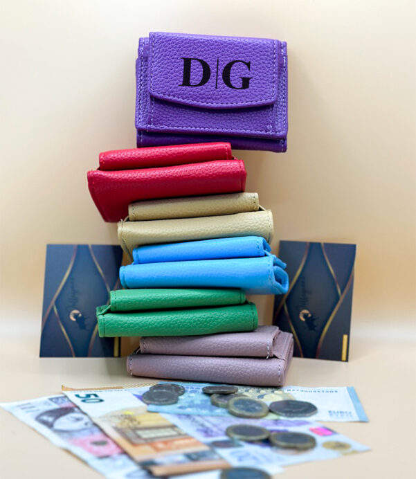 Cute meets functional! This Custom Leather Coin Purse is a minimalist must-have. Personalize it with her initials to create a truly one-of-a-kind gift. Perfect for women who love practical beauty. #CustomCoinPurse #MinimalistStyle #GiftHerJoy #EverydayCarry #PersonalizedGiftIdeas #CuteAndCompact #LeatherLuxe #HolidayGifting
