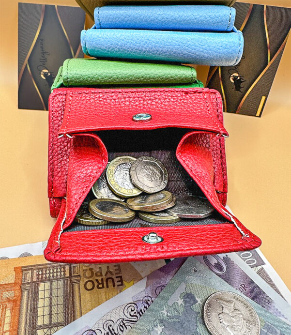 She’ll love this Personalized Leather Wallet—small, elegant, and made just for her. This mini coin purse is the ideal stocking stuffer or thank-you gift. Crafted for everyday chic. #WomensGifts #StockingStufferIdeas #MiniPouch #LeatherWalletForHer #CustomizedGift #PracticalGift #HolidayGifts #DamenMode